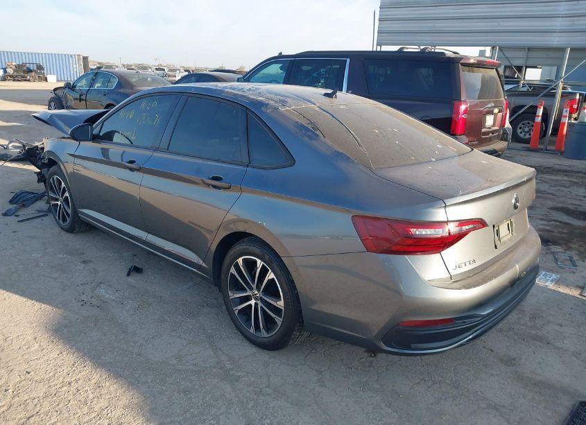 Photo 3 of 2022 Volkswagen Jetta 1.5T SPORT (VIN 3VWBM7BUXNM034020)