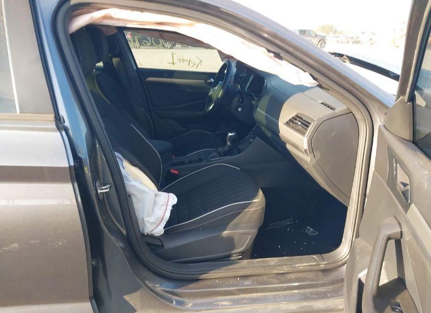 Photo 5 of 2022 Volkswagen Jetta 1.5T SPORT (VIN 3VWBM7BUXNM034020)