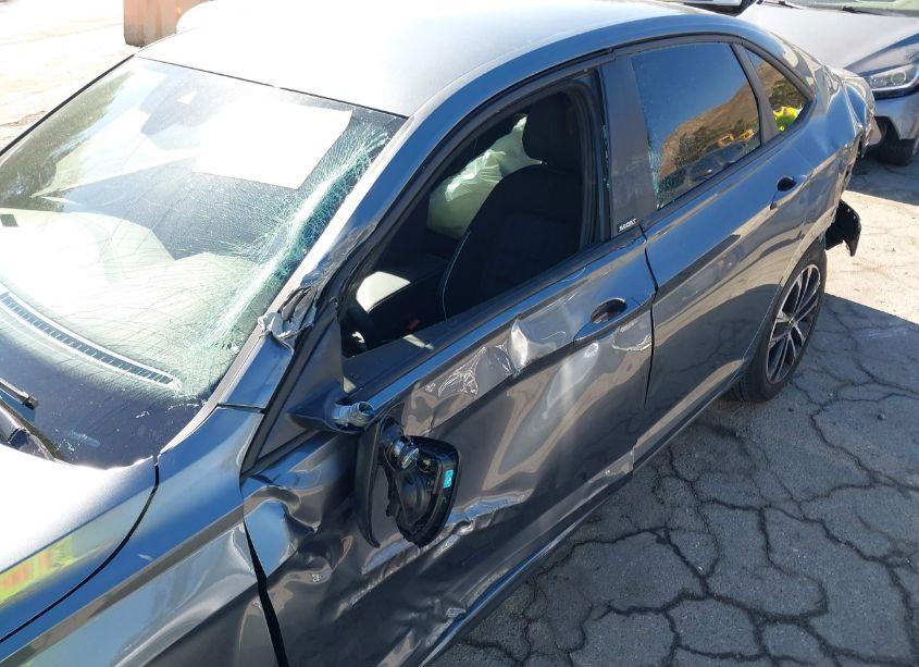 Photo 6 of 2024 Volkswagen Jetta 1.5T SPORT (VIN 3VWBM7BUXRM089217)