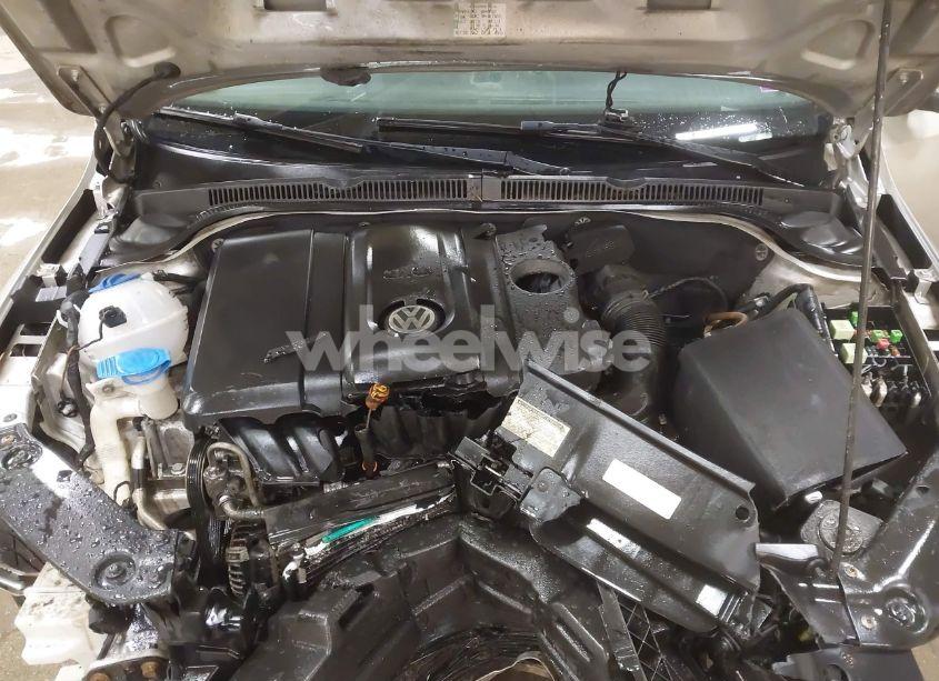 Photo 10 of 2012 Volkswagen Jetta 2.5L SE (VIN 3VWBP7AJ0CM128368)