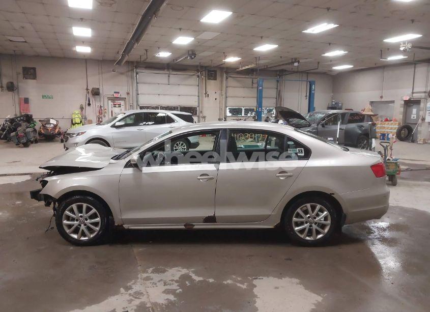 Photo 14 of 2012 Volkswagen Jetta 2.5L SE (VIN 3VWBP7AJ0CM128368)