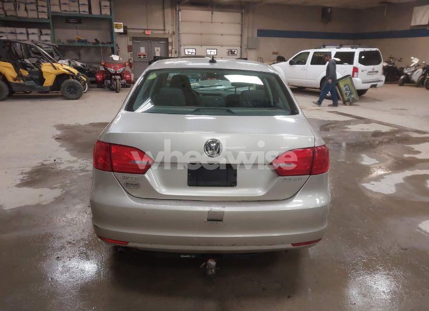 Photo 16 of 2012 Volkswagen Jetta 2.5L SE (VIN 3VWBP7AJ0CM128368)