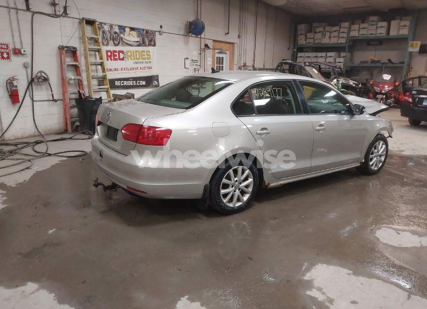 Photo 4 of 2012 Volkswagen Jetta 2.5L SE (VIN 3VWBP7AJ0CM128368)