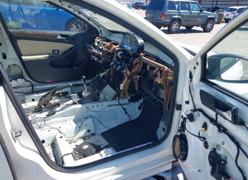 Photo 5 of 2012 Volkswagen Jetta 2.5L SE (VIN 3VWBP7AJ0CM340865)