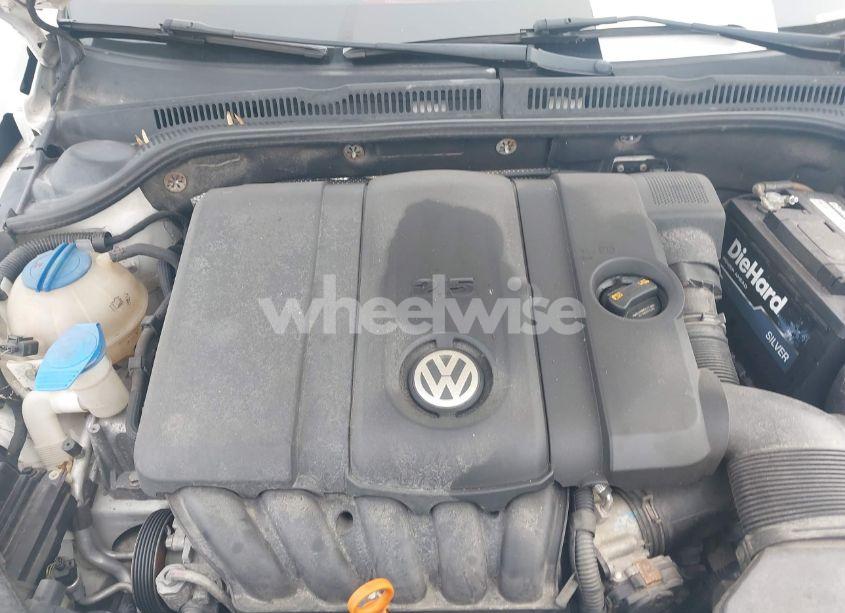 Photo 10 of 2013 Volkswagen Jetta 2.5L SE (VIN 3VWBP7AJ0DM415159)