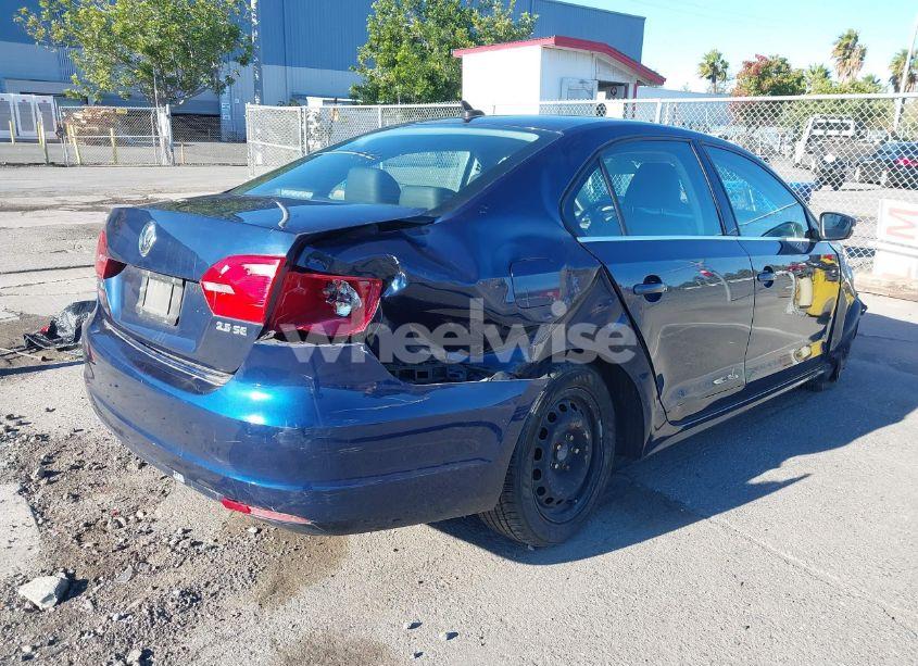 Photo 4 of 2013 Volkswagen Jetta 2.5L SE (VIN 3VWBP7AJ2DM387560)