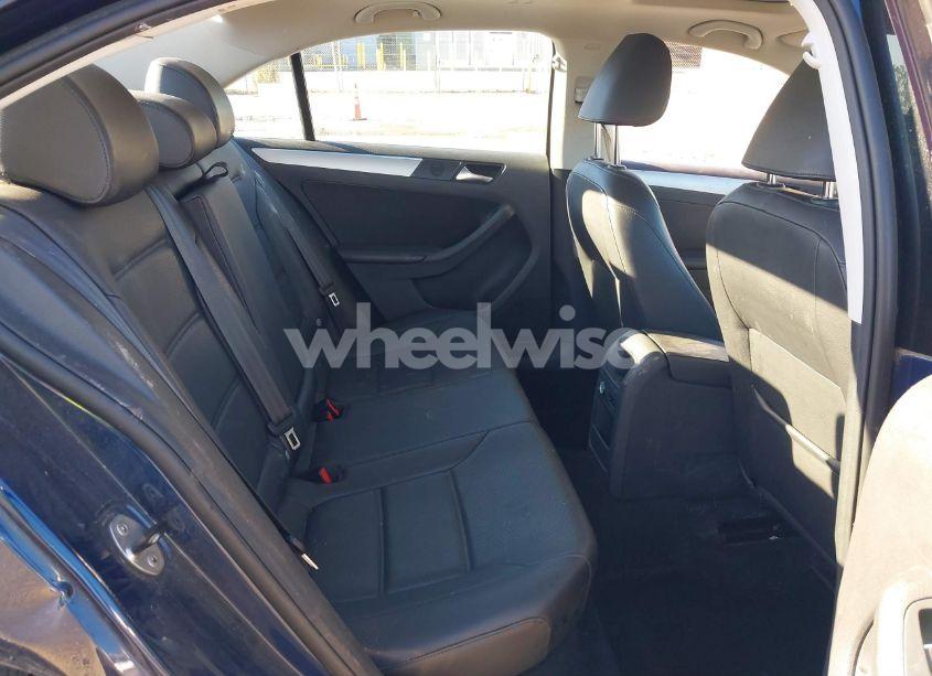 Photo 8 of 2013 Volkswagen Jetta 2.5L SE (VIN 3VWBP7AJ2DM387560)