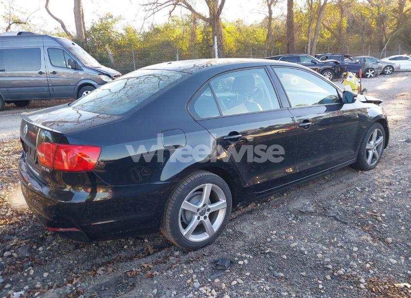 Photo 4 of 2012 Volkswagen Jetta 2.5L SE (VIN 3VWBP7AJ3CM338852)