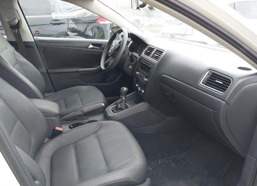 Photo 5 of 2012 Volkswagen Jetta 2.5L SE (VIN 3VWBP7AJ3CM359331)