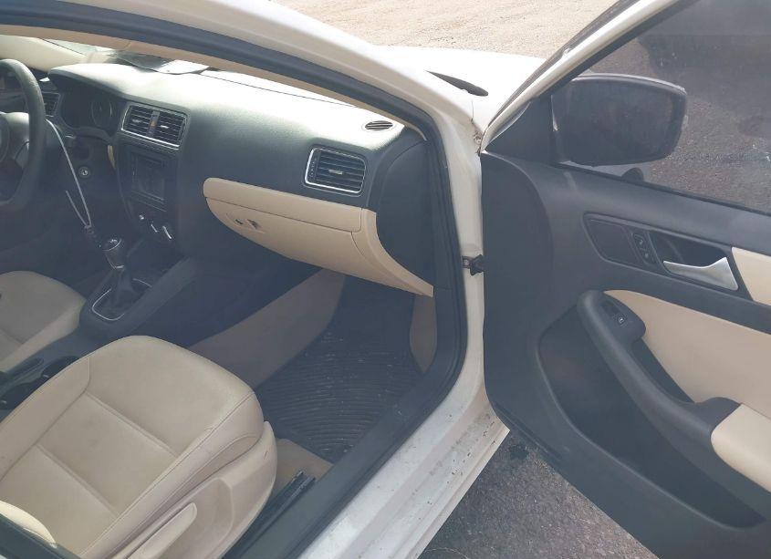 Photo 5 of 2012 Volkswagen Jetta 2.5L SE (VIN 3VWBP7AJ3CM454536)