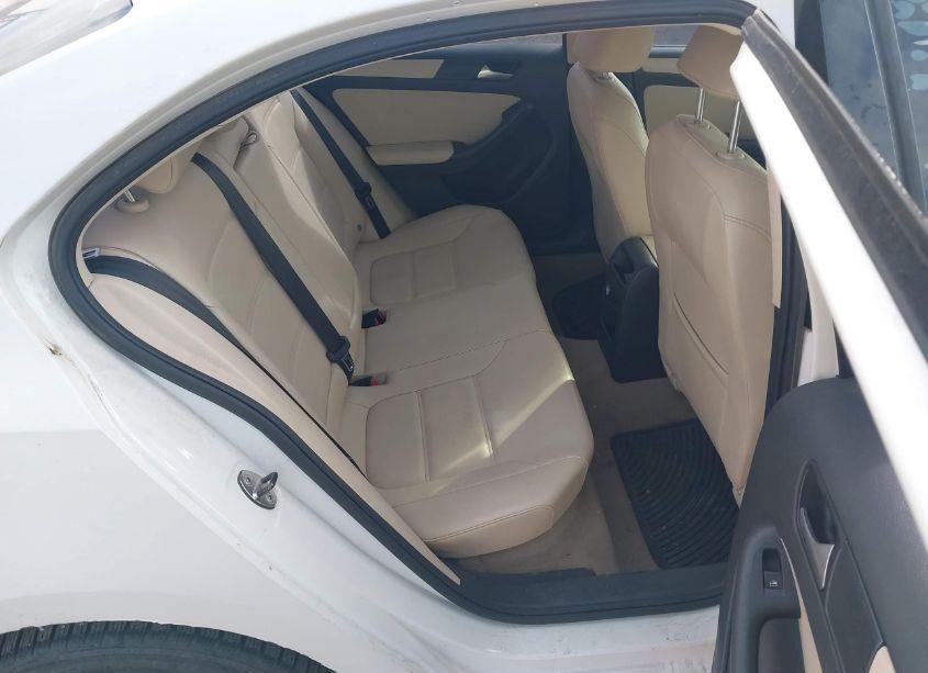 Photo 8 of 2012 Volkswagen Jetta 2.5L SE (VIN 3VWBP7AJ3CM454536)