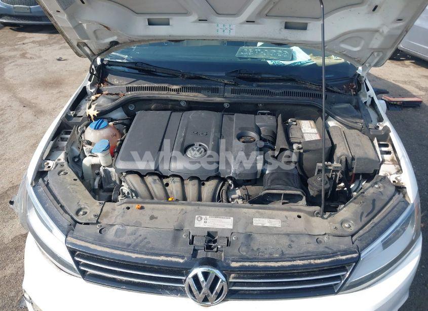 Photo 10 of 2013 Volkswagen Jetta 2.5L SE (VIN 3VWBP7AJ3DM357533)