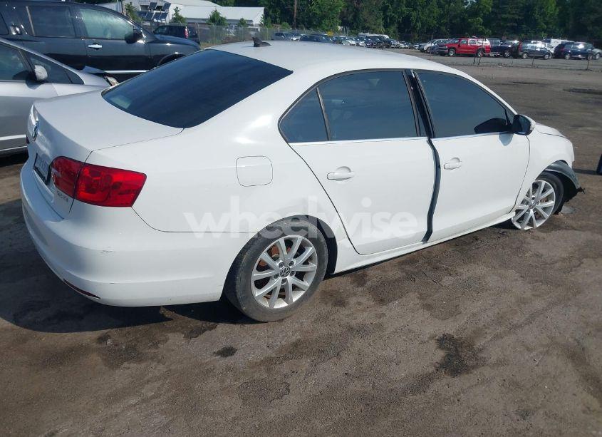 Photo 4 of 2013 Volkswagen Jetta 2.5L SE (VIN 3VWBP7AJ3DM357533)