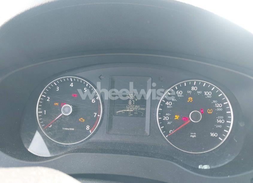 Photo 7 of 2013 Volkswagen Jetta 2.5L SE (VIN 3VWBP7AJ3DM357533)