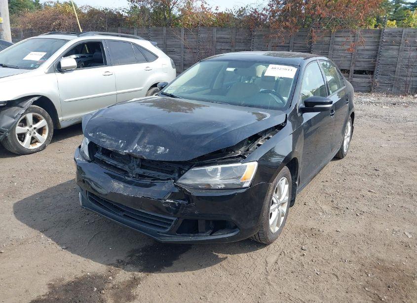 Photo 2 of 2012 Volkswagen Jetta 2.5L SE (VIN 3VWBP7AJ4CM319985)