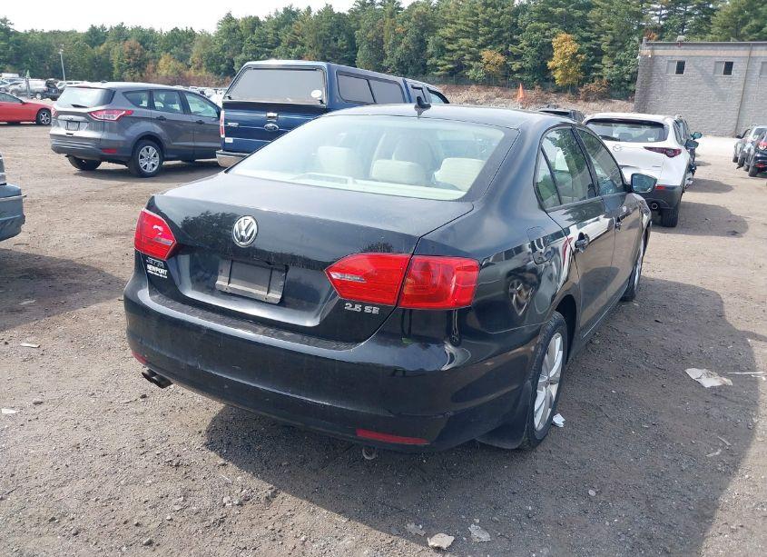 Photo 3 of 2012 Volkswagen Jetta 2.5L SE (VIN 3VWBP7AJ4CM319985)