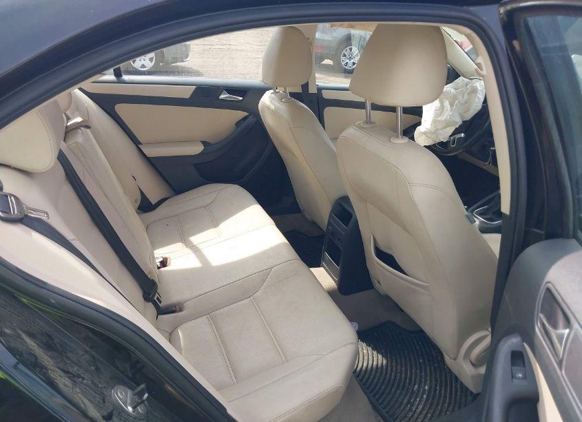 Photo 8 of 2012 Volkswagen Jetta 2.5L SE (VIN 3VWBP7AJ4CM319985)