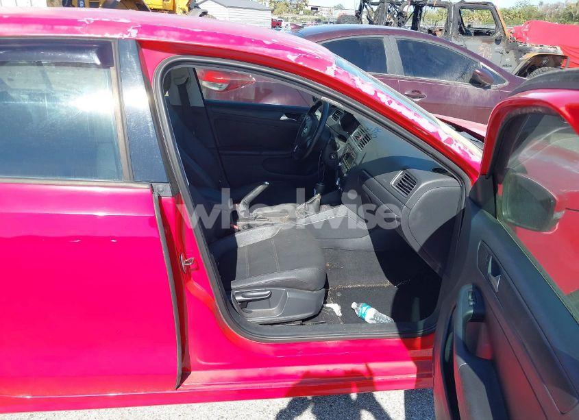 Photo 5 of 2012 Volkswagen Jetta 2.5L SE (VIN 3VWBP7AJ5CM328386)