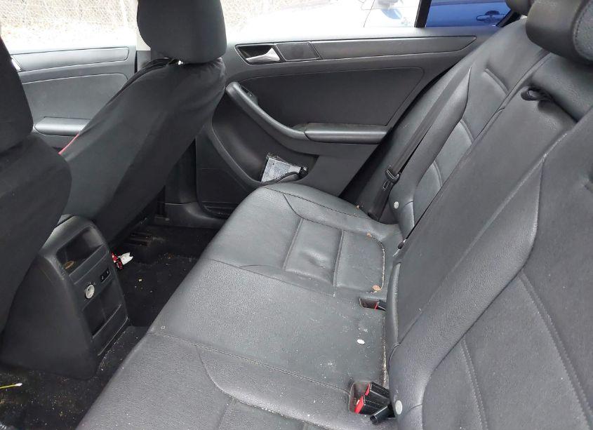 Photo 8 of 2012 Volkswagen Jetta 2.5L SE (VIN 3VWBP7AJ5CM427564)