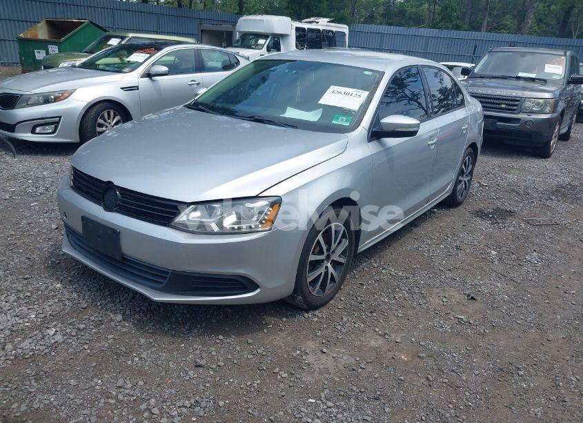 Photo 2 of 2012 Volkswagen Jetta 2.5L SE (VIN 3VWBP7AJ6CM076891)