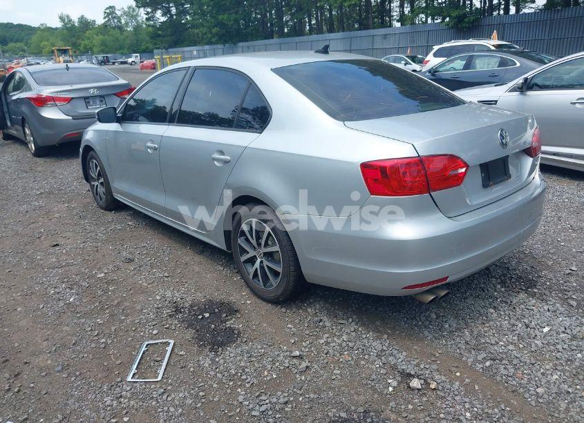 Photo 3 of 2012 Volkswagen Jetta 2.5L SE (VIN 3VWBP7AJ6CM076891)