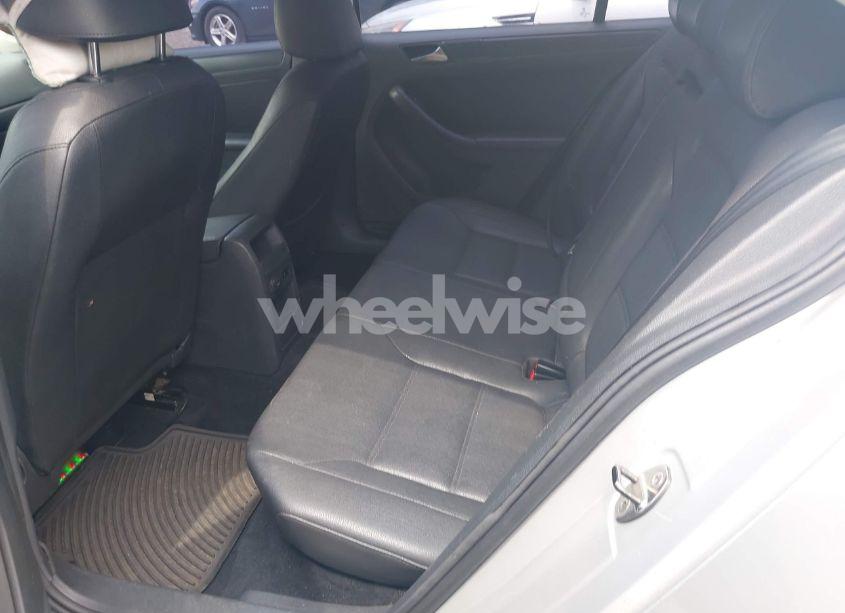 Photo 8 of 2012 Volkswagen Jetta 2.5L SE (VIN 3VWBP7AJ6CM076891)