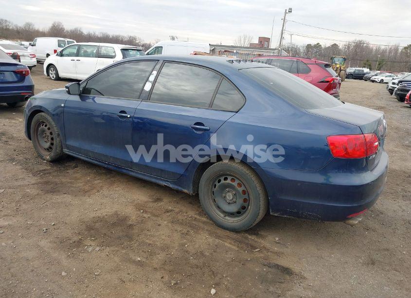 Photo 3 of 2012 Volkswagen Jetta 2.5L SE (VIN 3VWBP7AJ7CM041809)