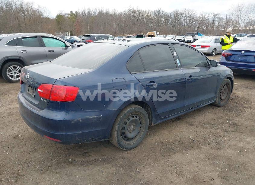 Photo 4 of 2012 Volkswagen Jetta 2.5L SE (VIN 3VWBP7AJ7CM041809)