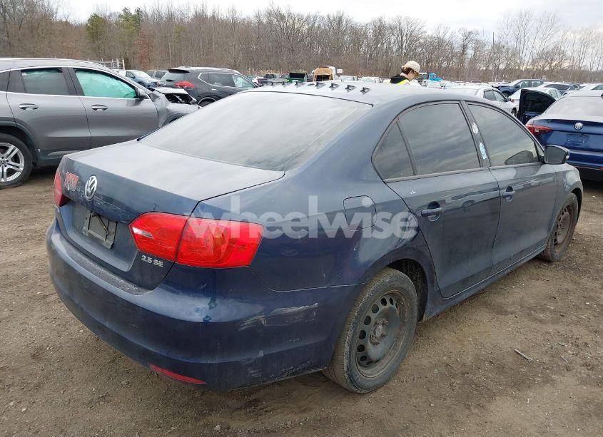 Photo 6 of 2012 Volkswagen Jetta 2.5L SE (VIN 3VWBP7AJ7CM041809)