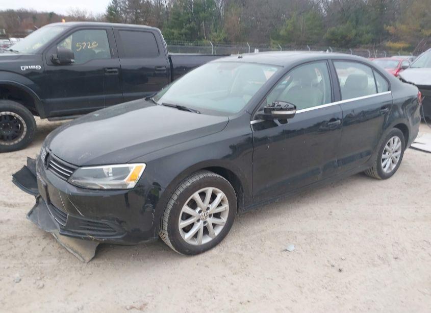 Photo 2 of 2013 Volkswagen Jetta 2.5L SE (VIN 3VWBP7AJ7DM445128)