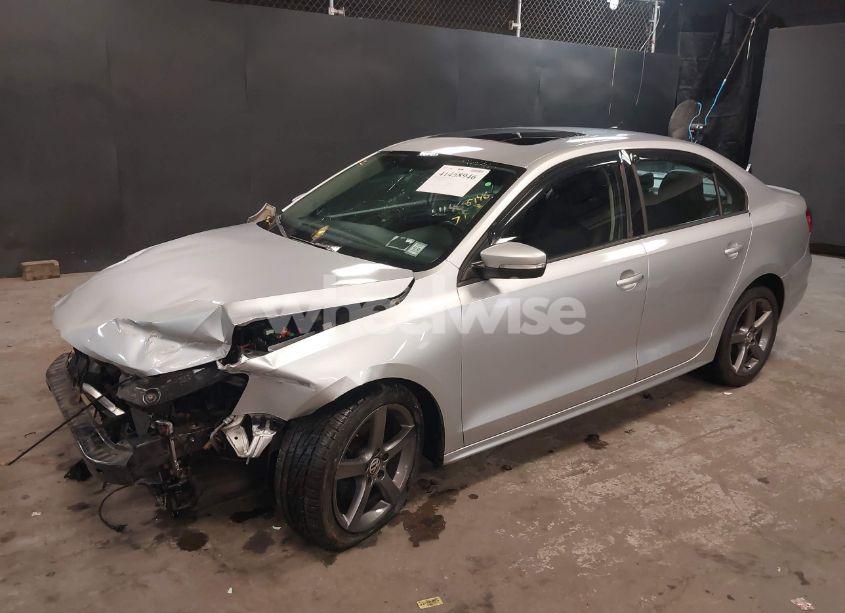 Photo 2 of 2012 Volkswagen Jetta 2.5L SE (VIN 3VWBP7AJ9CM342419)