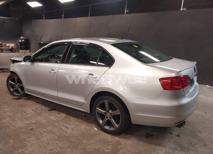 Photo 3 of 2012 Volkswagen Jetta 2.5L SE (VIN 3VWBP7AJ9CM342419)