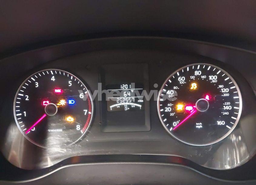 Photo 7 of 2012 Volkswagen Jetta 2.5L SE (VIN 3VWBP7AJ9CM342419)