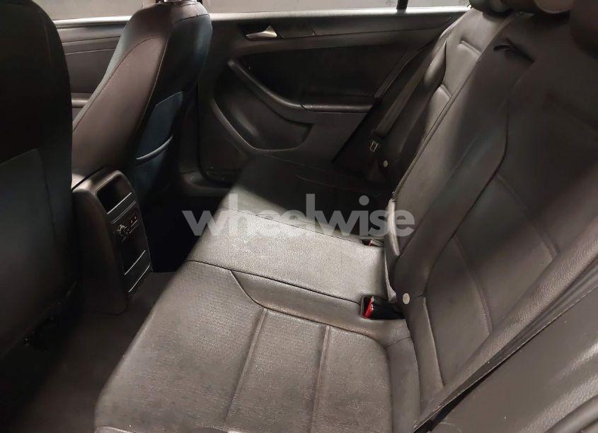 Photo 8 of 2012 Volkswagen Jetta 2.5L SE (VIN 3VWBP7AJ9CM342419)