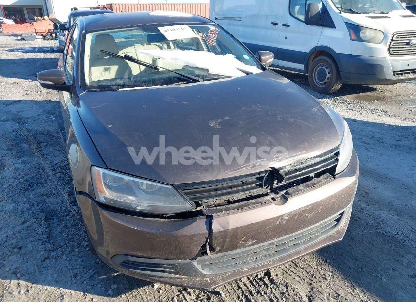 Photo 6 of 2012 Volkswagen Jetta 2.5L SE (VIN 3VWBP7AJXCM002972)