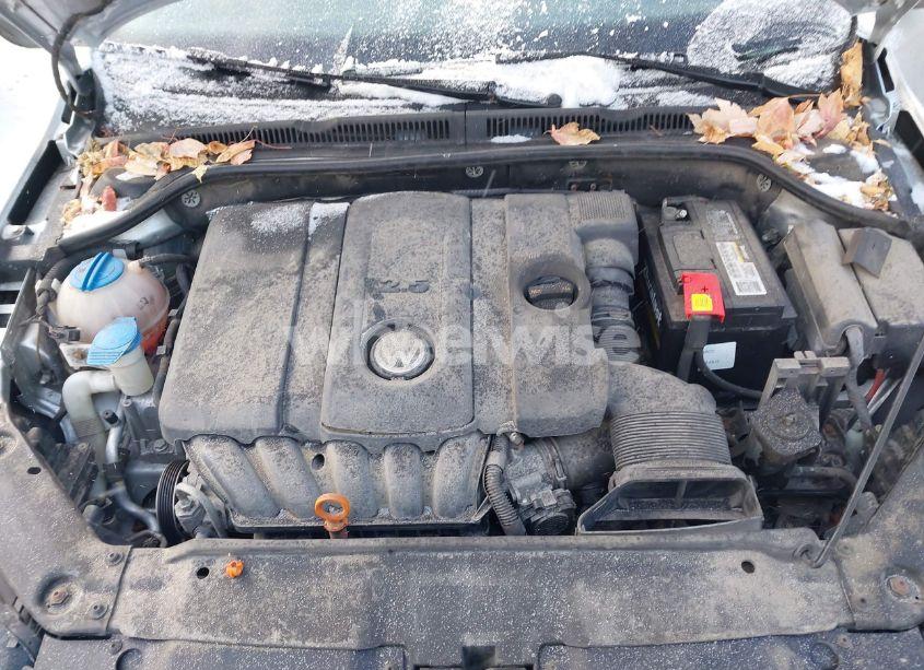 Photo 10 of 2013 Volkswagen Jetta 2.5L SE (VIN 3VWBP7AJXDM225028)