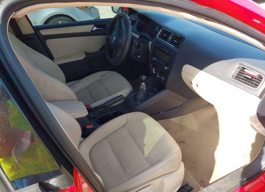 Photo 5 of 2011 Volkswagen Jetta 2.5L SE (VIN 3VWBX7AJ2BM099762)