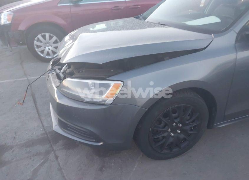 Photo 13 of 2011 Volkswagen Jetta 2.5L SE (VIN 3VWBX7AJ2BM108055)