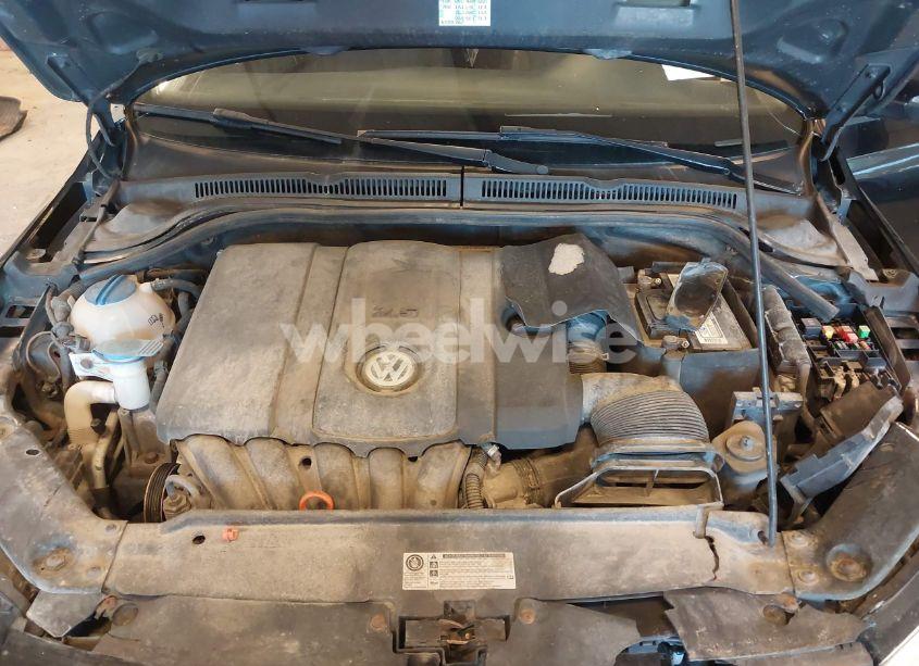 Photo 10 of 2011 Volkswagen Jetta 2.5L SE (VIN 3VWBX7AJ6BM006435)