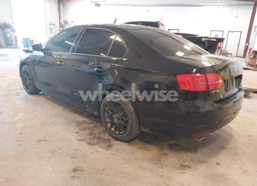 Photo 3 of 2011 Volkswagen Jetta 2.5L SE (VIN 3VWBX7AJ6BM006435)