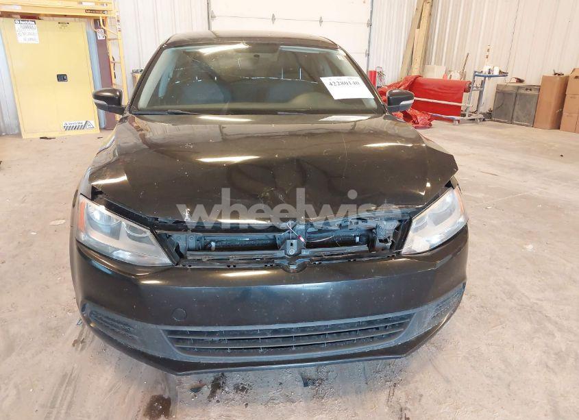 Photo 6 of 2011 Volkswagen Jetta 2.5L SE (VIN 3VWBX7AJ6BM006435)