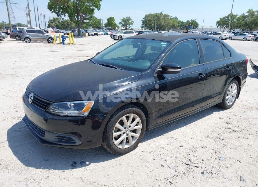 Photo 2 of 2012 Volkswagen Jetta 2.5L SE (VIN 3VWBX7AJ7CM028283)