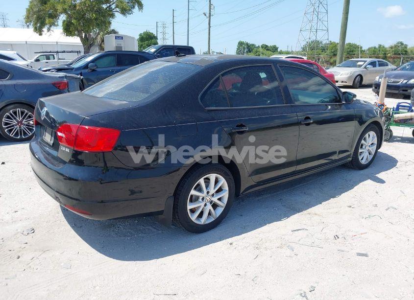 Photo 4 of 2012 Volkswagen Jetta 2.5L SE (VIN 3VWBX7AJ7CM028283)