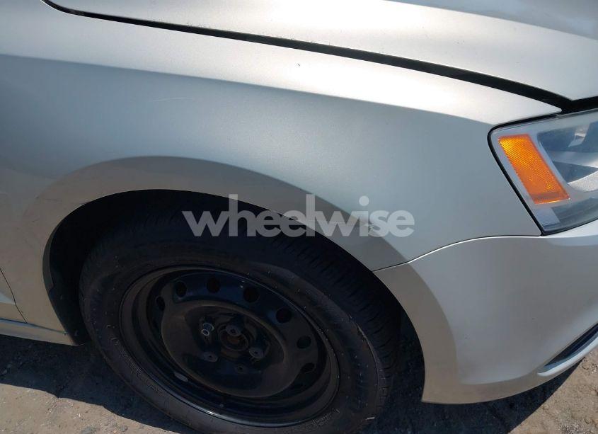 Photo 16 of 2011 Volkswagen Jetta 2.5L SE (VIN 3VWBX7AJ8BM309426)