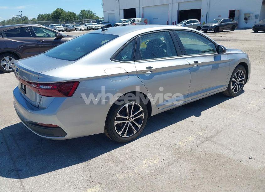 Photo 4 of 2025 Volkswagen Jetta 1.5T SPORT (VIN 3VWBX7BU1SM042655)