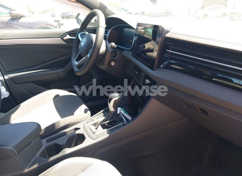 Photo 5 of 2025 Volkswagen Jetta 1.5T SPORT (VIN 3VWBX7BU1SM042655)