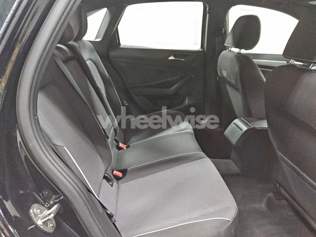 Photo 10 of 2025 VOLKSWAGEN JETTA SPORT (VIN 3VWBX7BU2SM040168)