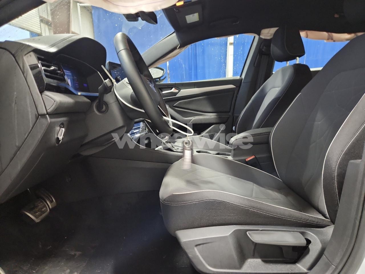 Photo 7 of 2025 VOLKSWAGEN JETTA SPORT (VIN 3VWBX7BU2SM083148)