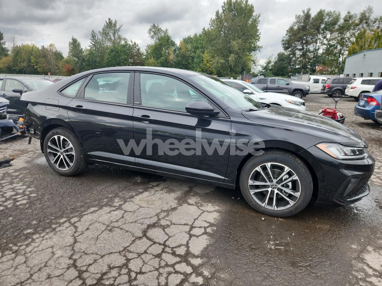 Photo 4 of 2025 VOLKSWAGEN JETTA SPORT (VIN 3VWBX7BU5SM073777)