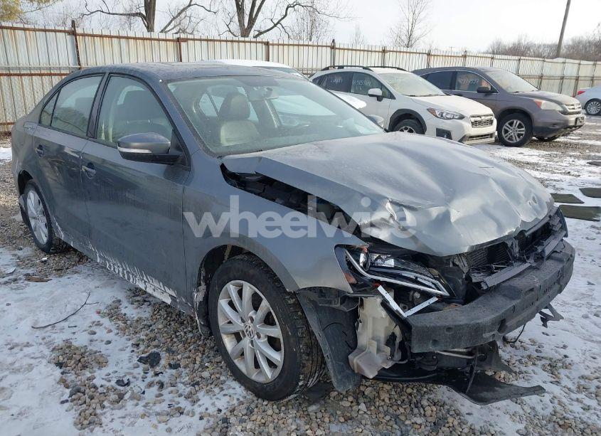 2011 Volkswagen Jetta 2.5L SE (VIN 3VWBZ7AJ0BM399343) main photo